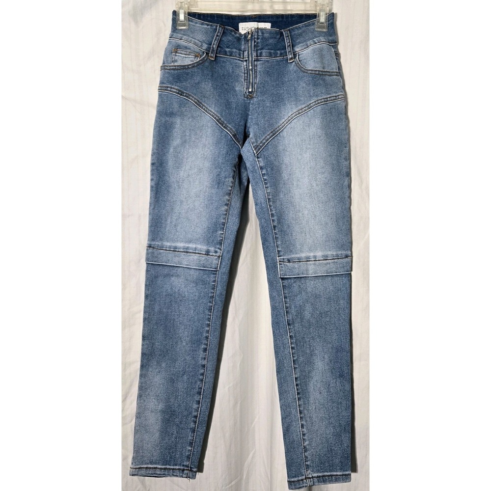 Fashion Nova Body Language Seamed Straight Leg Jeans in Medium Wash Size 3